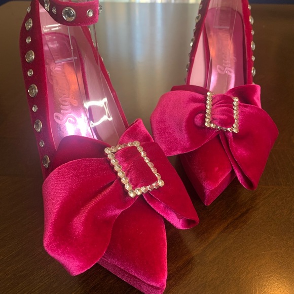 Dolls Kill Shoes - NWOB DOLLS KILL Sugar Thrillz “Unwrap Me” Velvet Platform Heels in Pink, Size 9